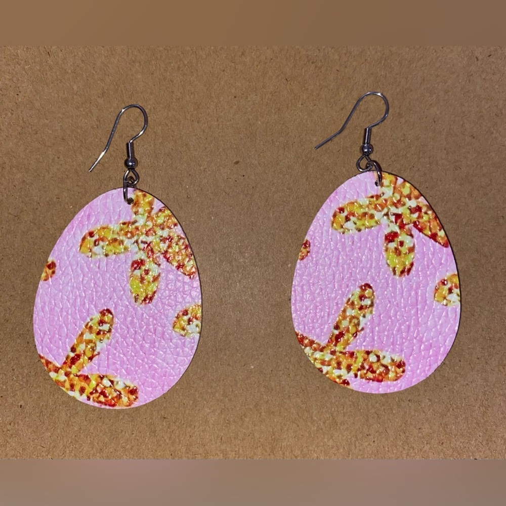 ☀️3/$9☀️ Pink with Gold Chick Feet Print Earrings